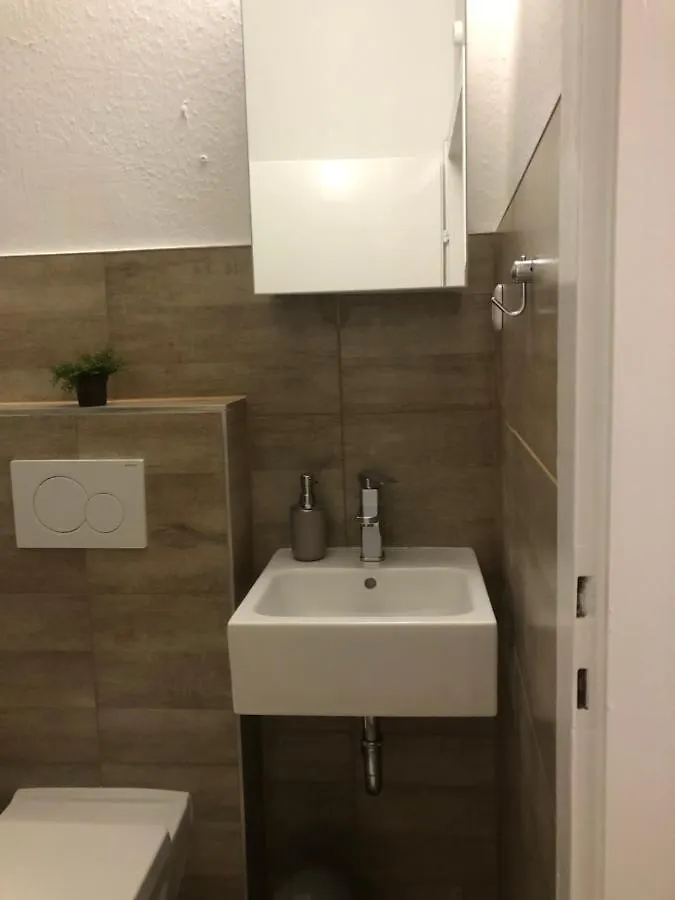 Super Lage, neu renovierte, gemütliche Unterkunft Lübeck Apartment