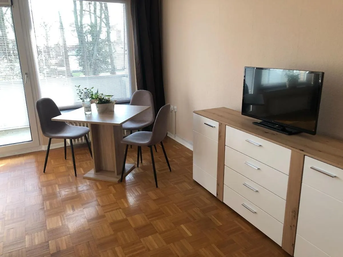 Super Lage, neu renovierte, gemütliche Unterkunft Lübeck Apartment